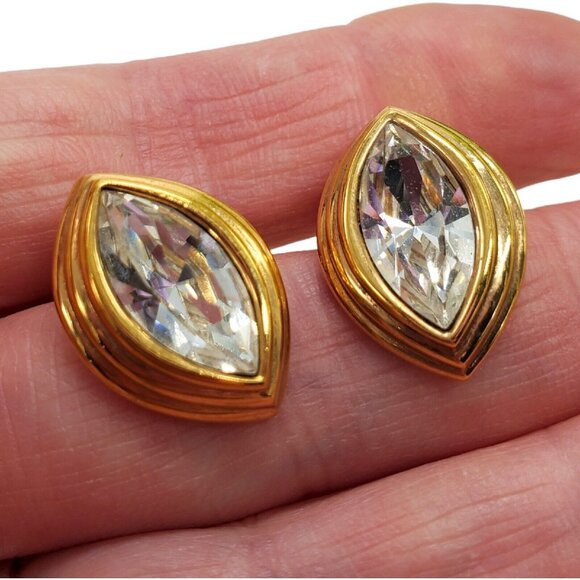 Vtg Signed Monet Earrings Post Faceted Crystal Rhinestone .75" Gold Tone Pierced - Picture 7 of 8